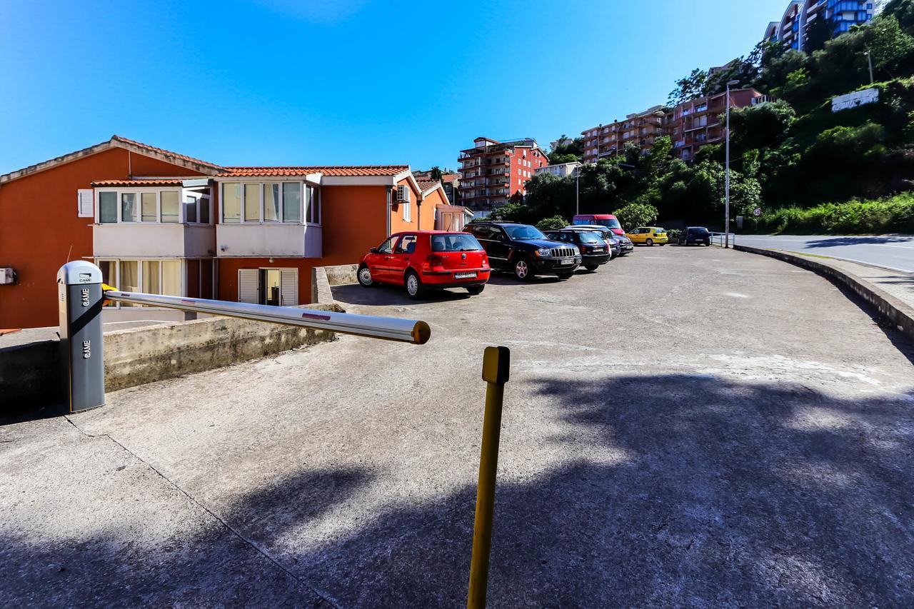 Apartment Mario Budua Esterno foto